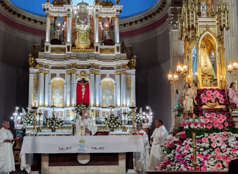 fiestas marianas abril poder ejecutivo