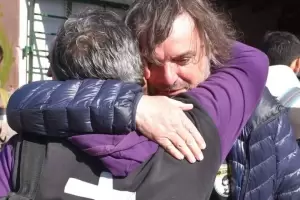 El Padre Pepe Di Paola y 120 j�venes del Hogar de Cristo peregrinan hacia Catamarca