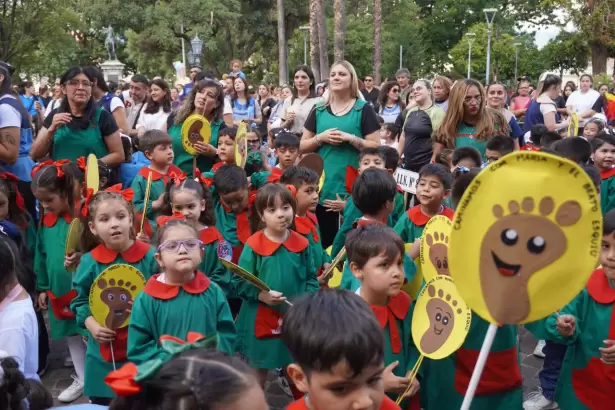 Catamarca: los ni�os del SEM honraron a la Virgen del Valle
