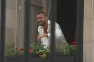 Una locura: Ricky Martin sali� a saludar a sus fans y desat� la euforia