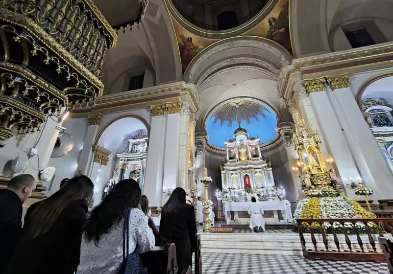 fiestas marianas abril cultura