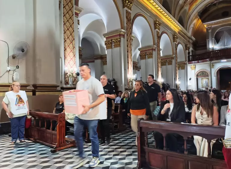 fiestas marianas abril cultura