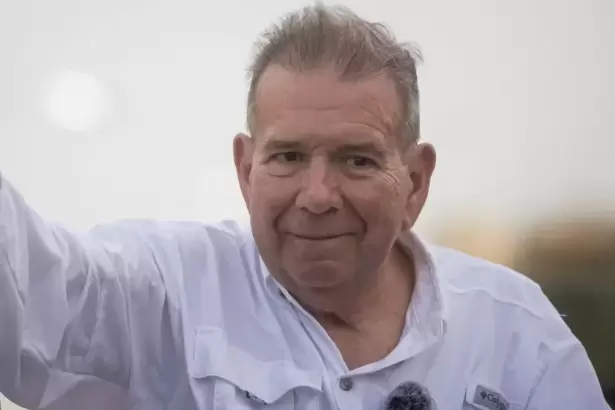 Edmundo Gonz�lez Urrutia fue hospitalizado en Madrid