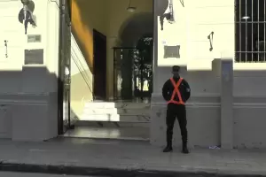 Refuerzan la seguridad en escuelas de Catamarca ante amenazas de tiroteos