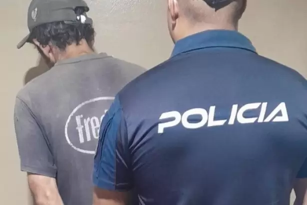 Lo sorprendieron "in fraganti" robando en un auto en Catamarca