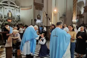 La Vida Consagrada de Catamarca renov� su entrega a los pies de la Virgen del Valle