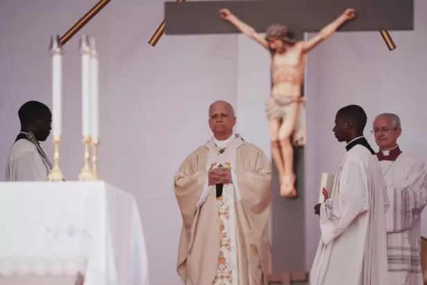 Le�n XIV inicia su viaje a Angola para abordar la historia del comercio de esclavos