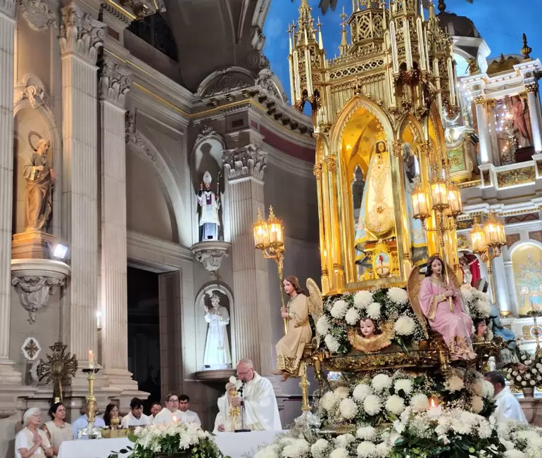 fiestas marianas abril familias