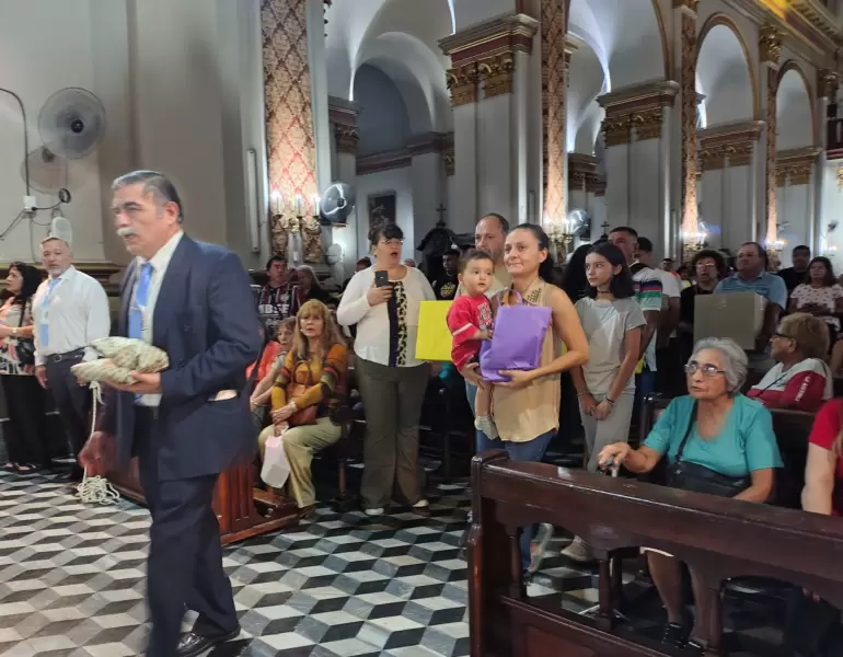 fiestas marianas abril familias