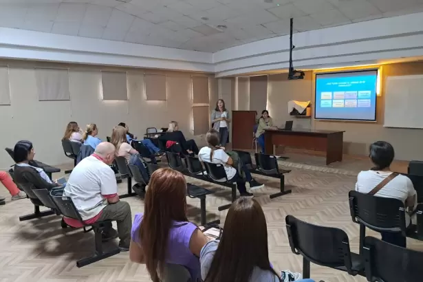 Capacitan a equipos de salud en la prevenci�n de anemia en embarazadas y ni�os