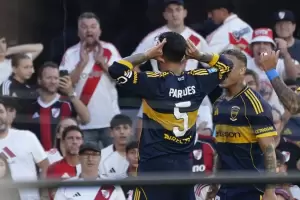 Supercl�sico: Paredes puso el 1-0 en el final del primer tiempo