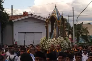 Imponente Solemne Procesi�n: miles caminan junto a Mar�a del Valle