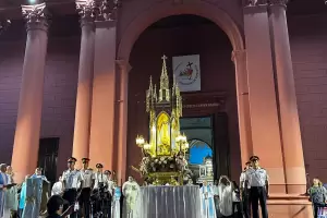 Imponente Solemne Procesi�n: miles caminan junto a Mar�a del Valle