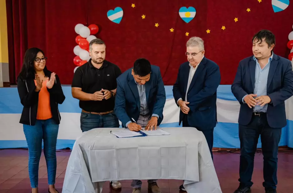 Firmaron el By Pass en Fiambal� y avanza la pavimentaci�n en Tinogasta