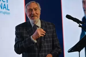 Velan a Luis Brandoni en la Legislatura porte�a y el mundo art�stico lo despide con dolor