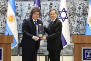 Milei se reuni� con el presidente de Israel y recibi� una distinci�n de honor
