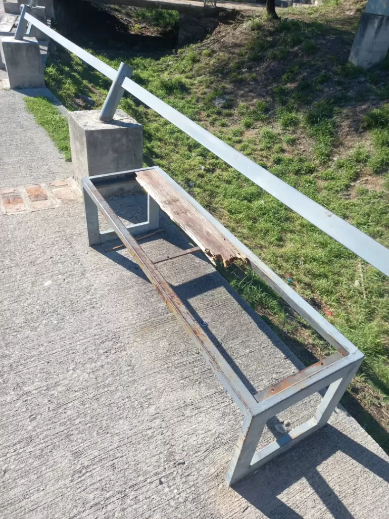 fme monumento a esqui�