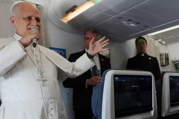 Tras su gira por �frica, Le�n XIV llam� a reactivar el di�logo entre Estados Unidos e Ir�n