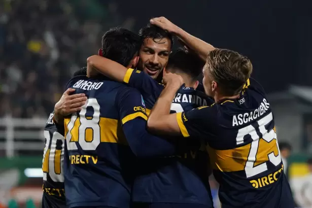 Boca aplast� a Defensa y Justicia y se clasific� a los playoffs del Torneo Apertura