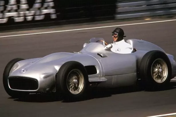 Colapinto manejar� este finde la hist�rica "Flecha de Plata" de Fangio