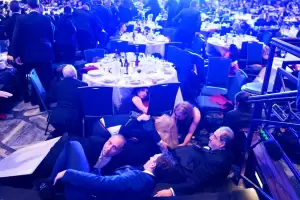 VIDEO: Trump fue evacuado de urgencia de una cena en medio de un tiroteo