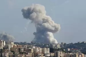 Israel reanuda ataques en el sur del L�bano y acusa a Hezbol� de quebrar el alto el fuego