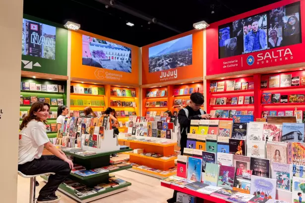 Catamarca despleg� su identidad cultural en la Feria del Libro con poes�a, investigaci�n y m�sica