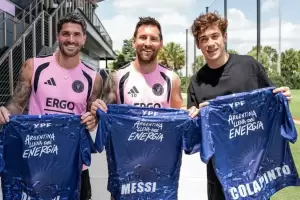 Colapinto cumpli� su sue�o y conoci� a Messi antes del Gran Premio de Miami