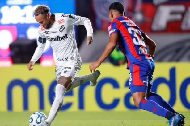 San Lorenzo empat� de local con el Santos de Neymar y sigue puntero