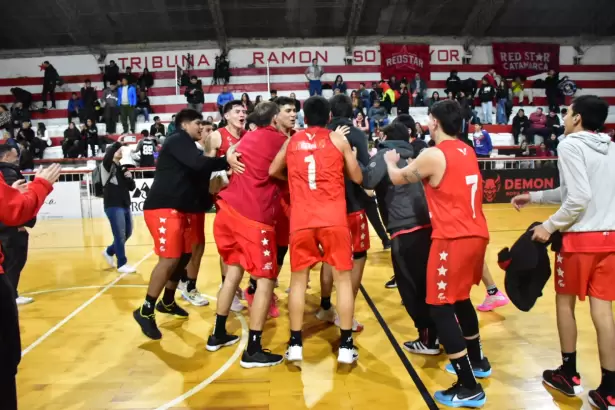 Red Star recibe a Ateneo buscando meterse en la final del Torneo Anual