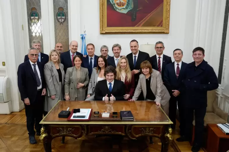 adorni diputados