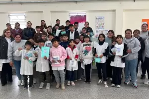 Salud en las aulas: jornada integral en Ba�ado de Ovanta para promover h�bitos