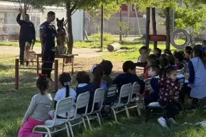 La Divisi�n Canes llev� su trabajo a un jard�n de infantes en el D�a del Animal