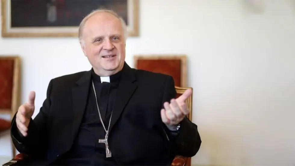 Llega al país el nuevo embajador del Vaticano y crece la expectativa por la visita de León XIV