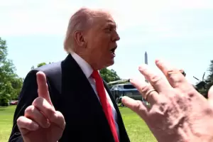 Trump otra vez amenaz� con "terminar con Ir�n para siempre"