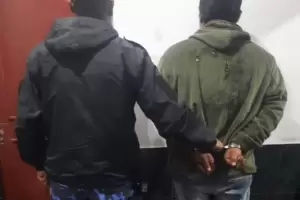 Provoc� un incendio en una vivienda, quiso huir pero lo detuvieron