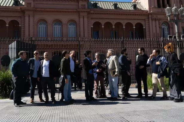 Reabre la sala de periodistas en Casa Rosada y se reanudan las conferencias oficiales