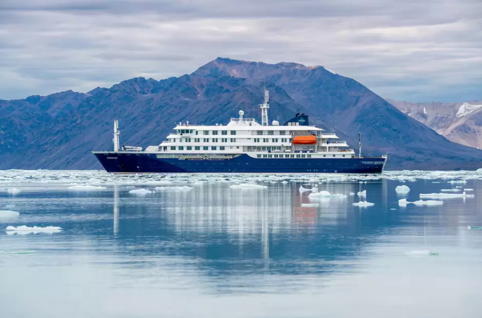 MV Hondius en el mar