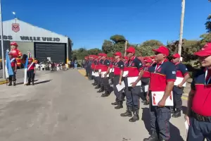 Bomberos Voluntarios de Valle Viejo: emotiva ceremonia de los nuevos egresados