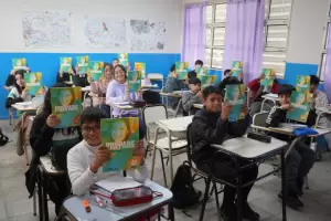 Fortaleciendo el ingl�s: la Escuela Levene recibi� libros de Cambridge