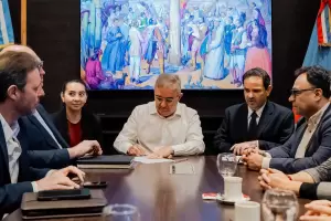 Catamarca comprar� dos nuevos tom�grafos para el Oeste y avanza en obras viales