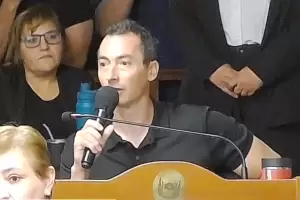 Gal�n habl� de los fueros, las denuncias y cruz� a Nabarro: "No me van a silenciar"
