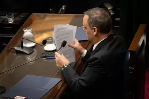 Adorni bajo asedio: el Congreso acelera la ofensiva mientras el oficialismo intenta estirar su supervivencia pol�tica