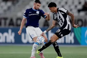 Copa Sudamericana: Racing perdi� con Botafogo y qued� al borde de la eliminaci�n