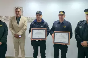 El CD capitalino reconoci� al oficial que salv� a dos beb�s