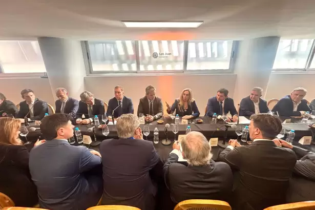 Naci�n, provincias y empresas lanzaron la Mesa Federal Minera en San Juan