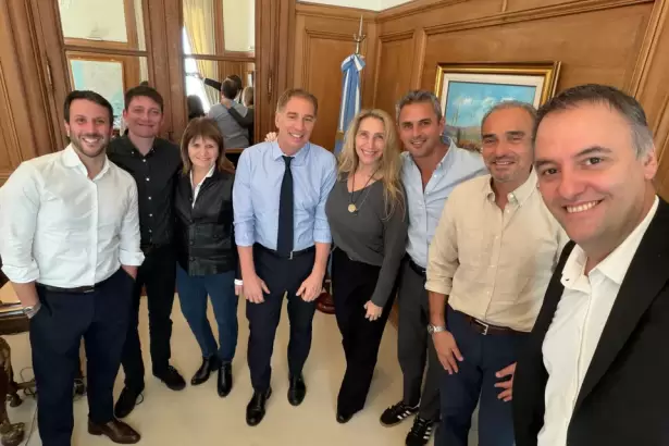 Milei re�ne al Gabinete en medio de la crisis por el caso Adorni y la interna con Bullrich
