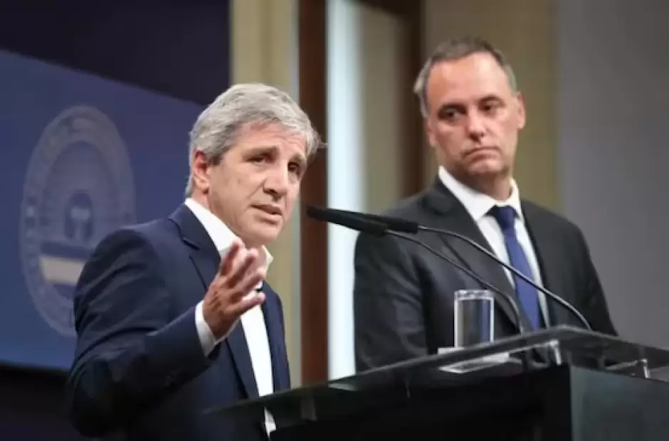 Luis Caputo y Manuel Adorni