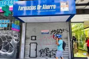 Cierre total de Farmacias Dr. Ahorro deja 242 trabajadores sin empleo