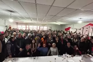 Convenci�n de la UCR dispara contra Jalil y Milei: "M�s poder para unos pocos"